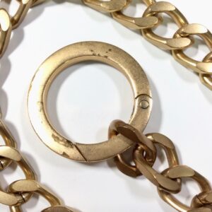 Cinturón dorado de Chanel